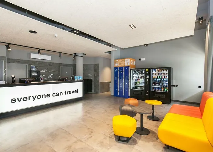 Отель A&o Frankfurt Galluswarte 2*